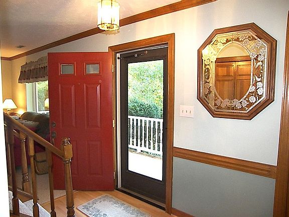 Hardwoods in Entry