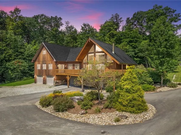 242 Evergreen Ln, Acme, PA 15610