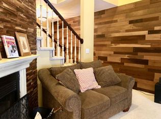 8131 S Clover Spring Ln, Salt Lake City, UT 84121