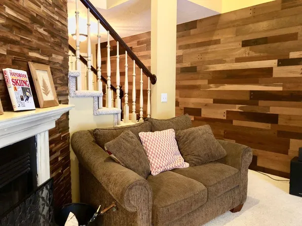 8131 S Clover Spring Ln, Salt Lake City, UT 84121