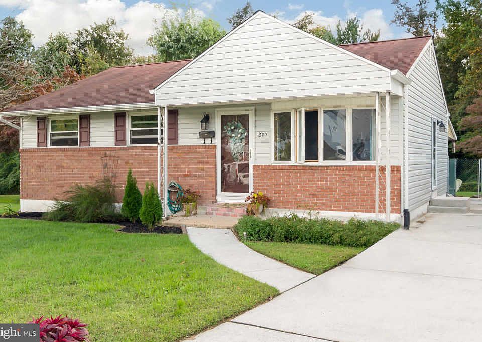 1st image of 1200 Aster Dr