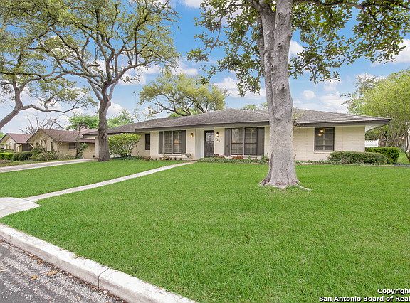2nd image of 629 Balfour Dr