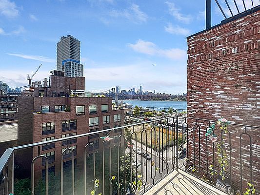 1st image of 258 Wythe Ave #7