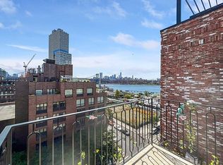 258 Wythe Ave #7, Brooklyn, NY 11249