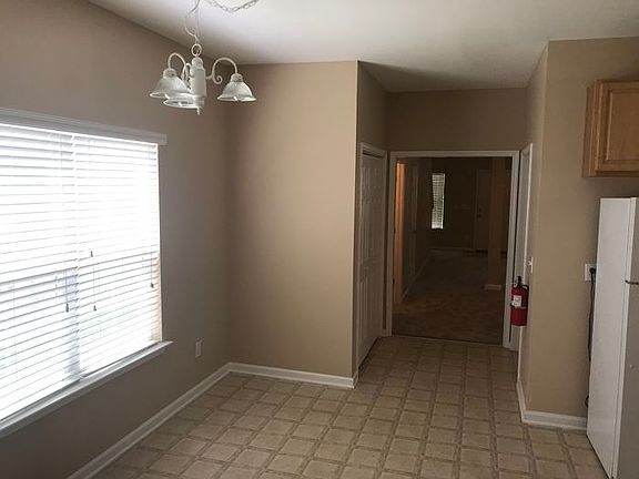 5th image of 172 Rosewood Hills Dr