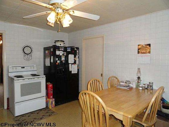 5th image of 63 W Park Ave