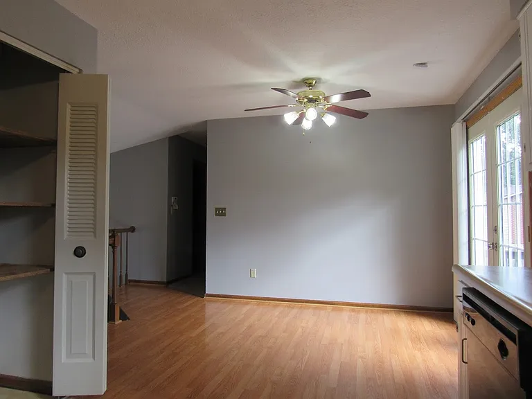 696 Cottonwood Dr — Photo 6