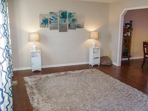 3rd image of 4175 Hickory Glen Dr