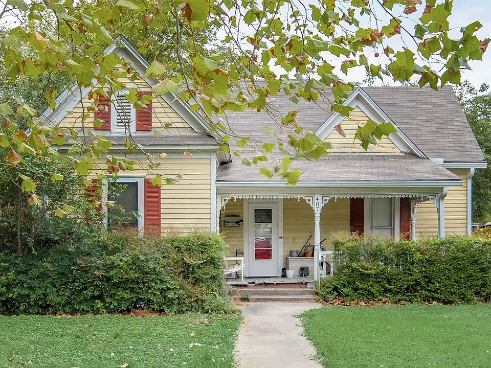 1st image of 407 Brown St