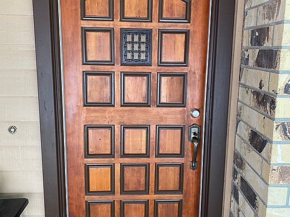 2nd image of 282 Farragut Ave N #282