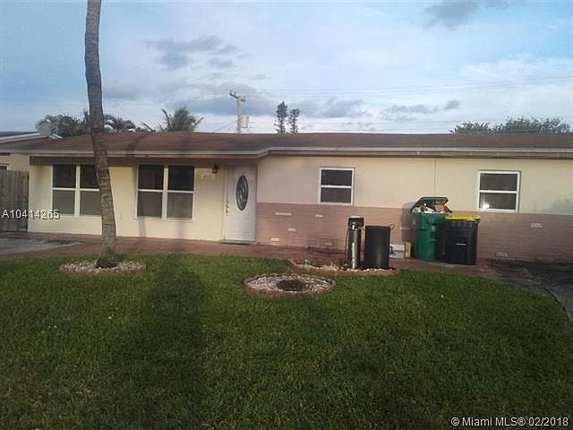 1st image of 4932 SW 44th Ave