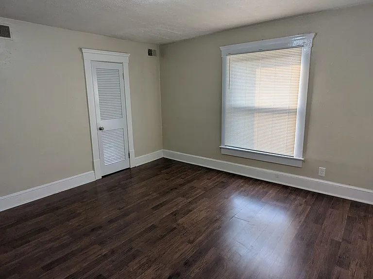 793 Boulevard St — Photo 16