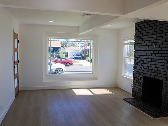 3rd image of 7825 Saint Clair Ave