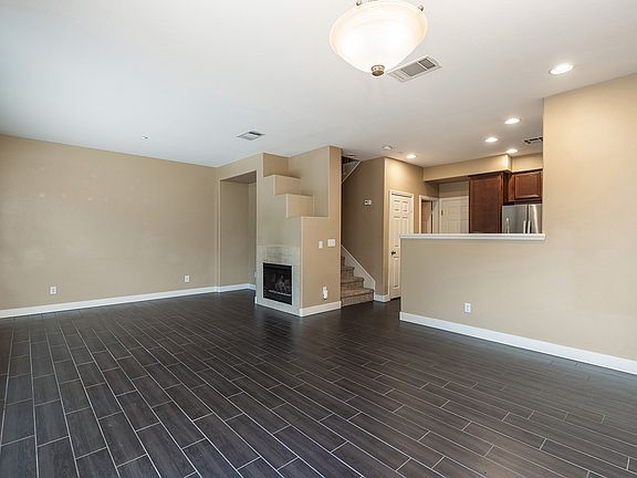 5th image of 1184 Caprise Dr