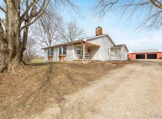 8222 Detour Rd, Bunker Hill, IL 62014