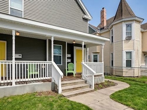 2nd image of 2834 15th Ave S