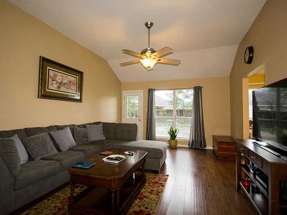 2nd image of 7205 Cypress Cir