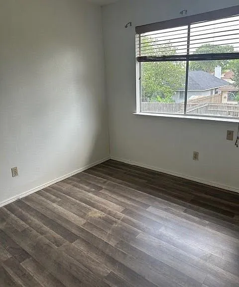 8611 Green Cedar Dr — Photo 9