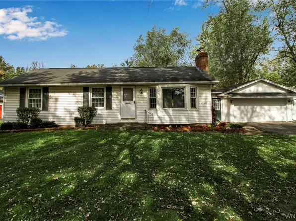 2720 Dodge Rd, East Amherst, NY 14051