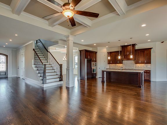 5th image of 381 Harmony Grove Ln