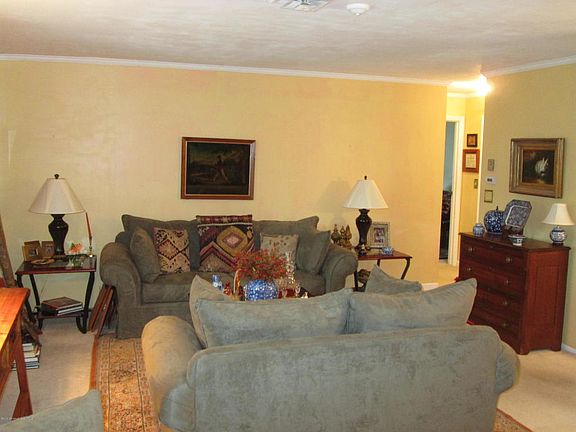 2nd image of 808A Balmoral Ct