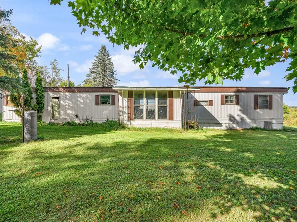 18226 Eleven Mile Rd, Leroy, MI 49655