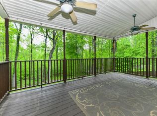4107 Woodridge Ln, Pfafftown, NC 27040