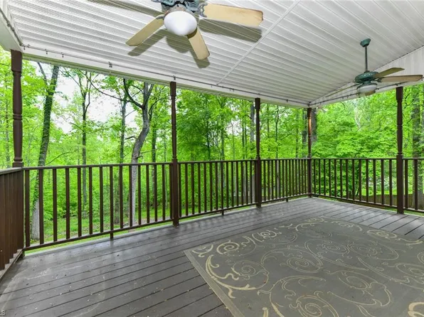 4107 Woodridge Ln, Pfafftown, NC 27040