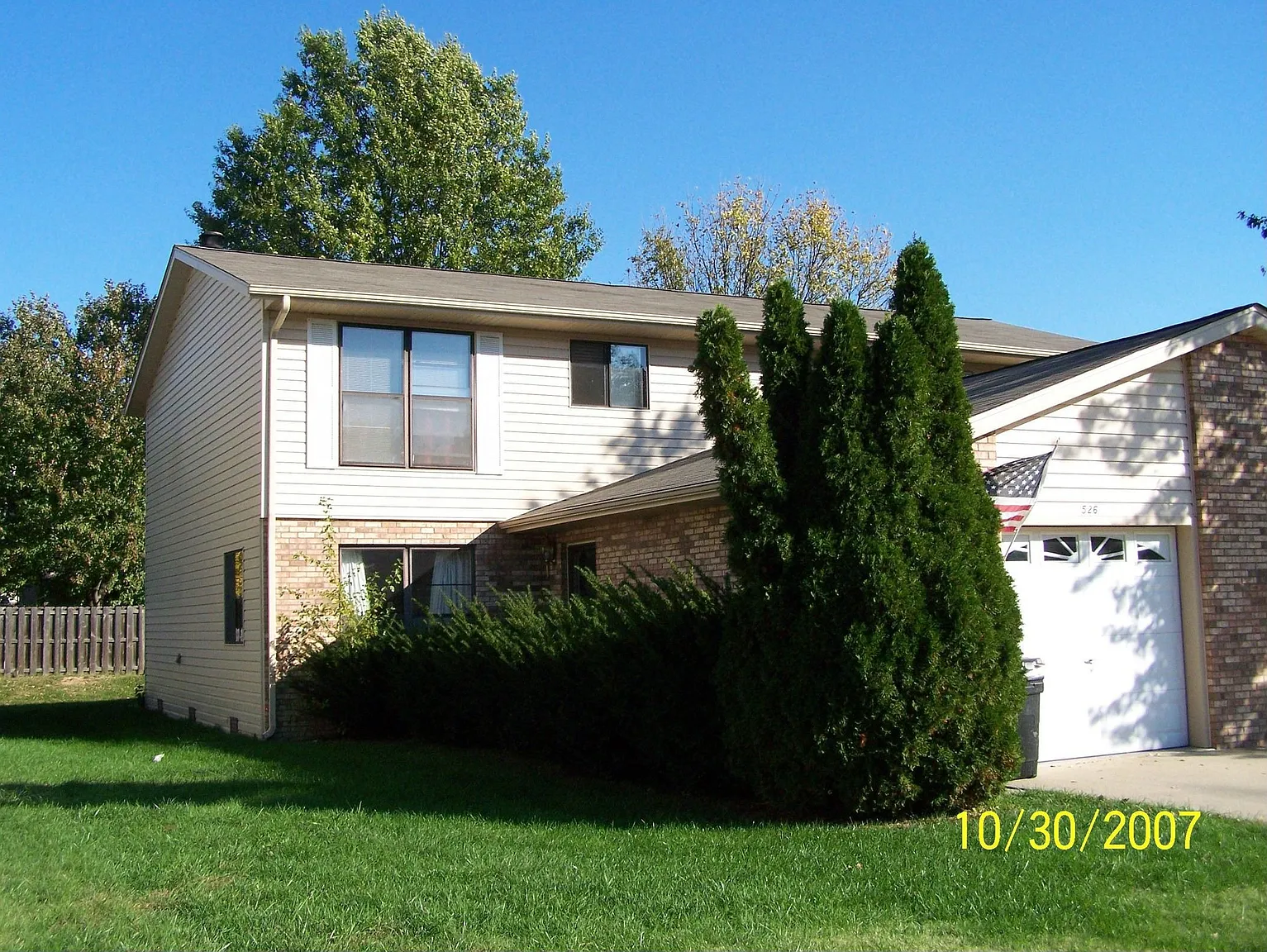 526 Vicksburg Dr photo 1