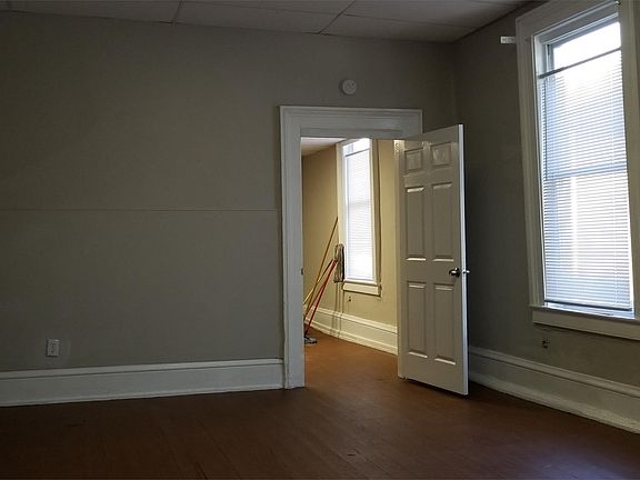 5th image of 3104 Northwestern Pkwy