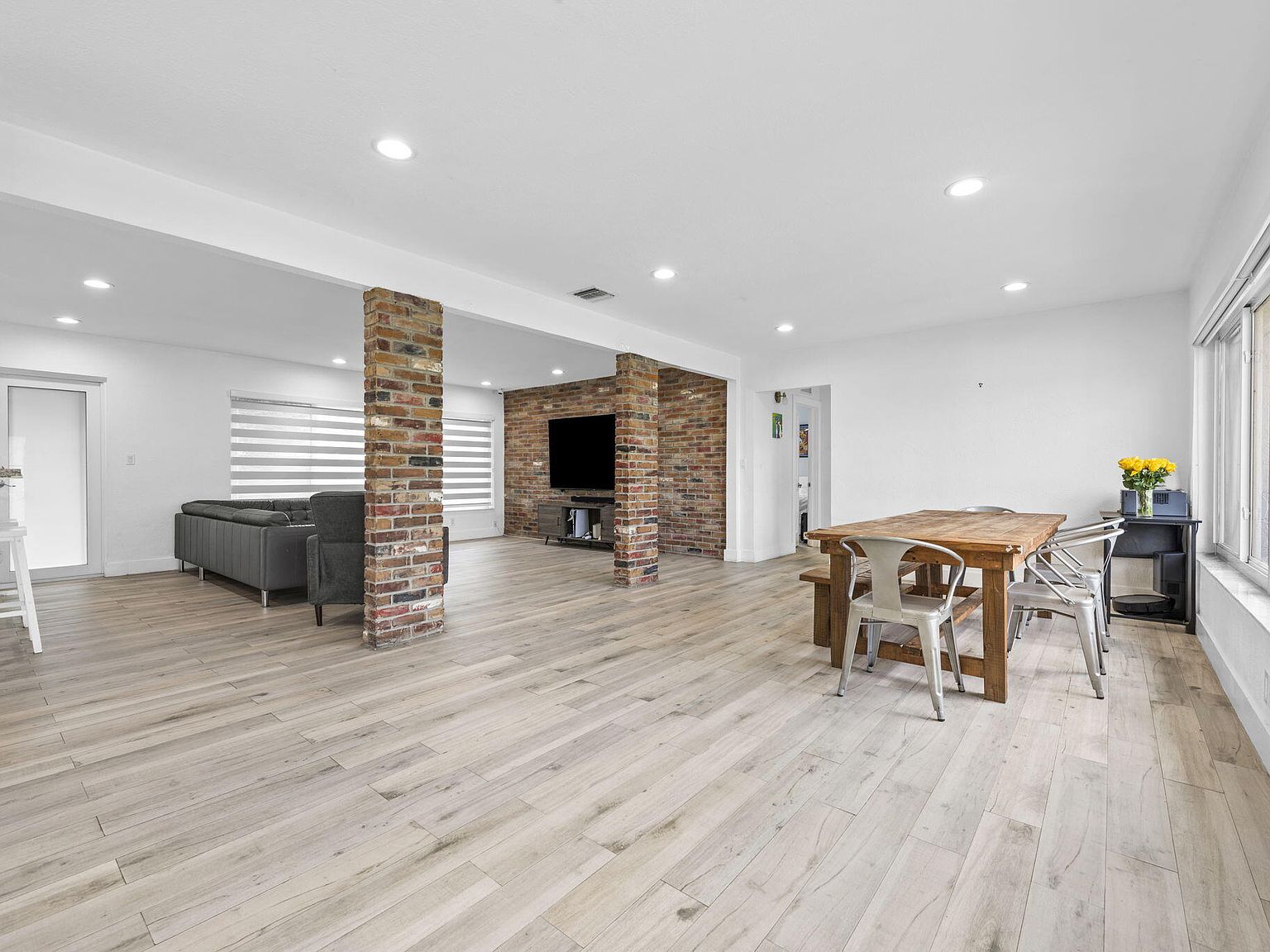 409 N 14th Avenue
