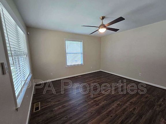4th image of 2408 Francis St