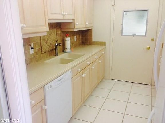 4th image of 222 Harbour Dr APT 112