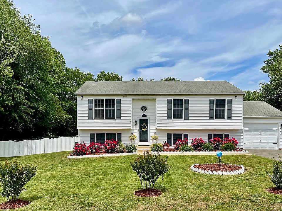1st image of 10707 Willow Ct