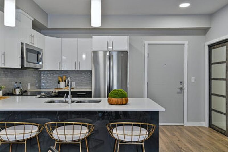 Winnipeg Apartment for rent - 3 Bedrooms — photo 6