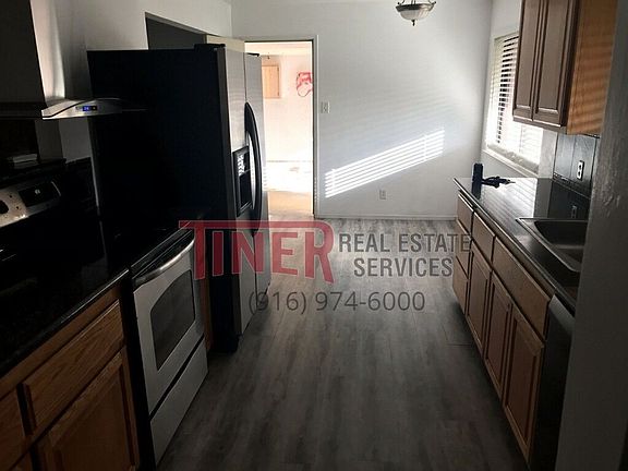5th image of 7533 Center Pkwy