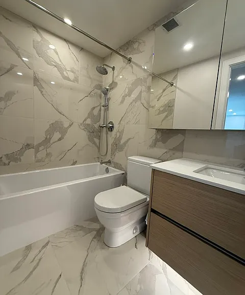 200 Klahanie Ct #1104 — Photo 1