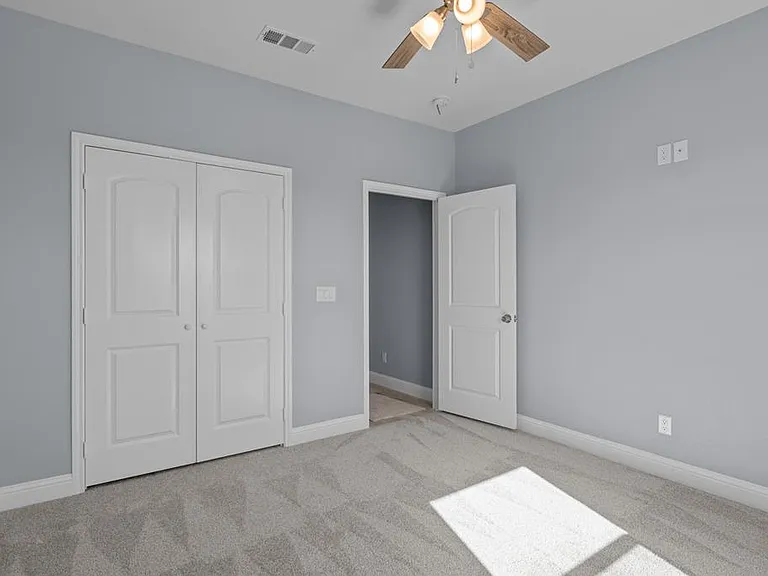 16110 Red Deer Ave — Photo 19