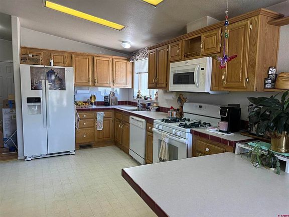 3rd image of 207 W Menefee Street