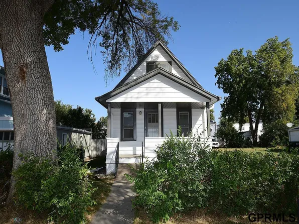 3640 R St, Omaha, NE 68107