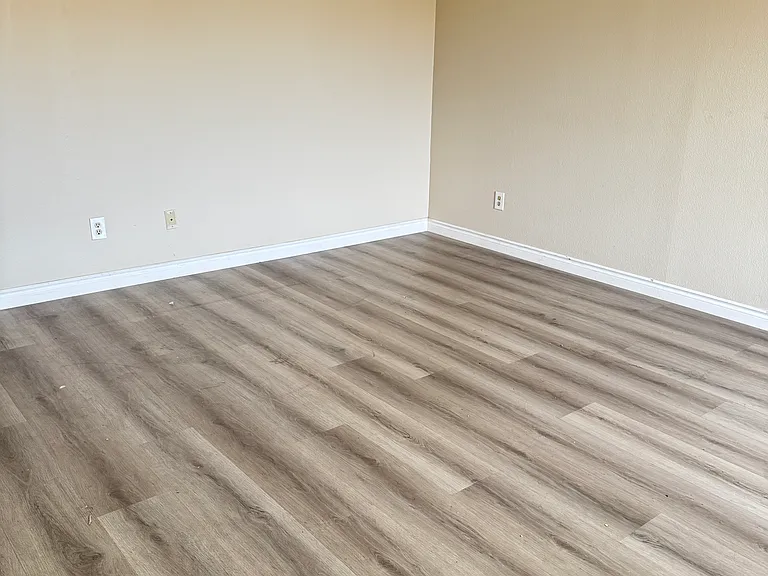 16941 Green Ln #10 — Photo 13
