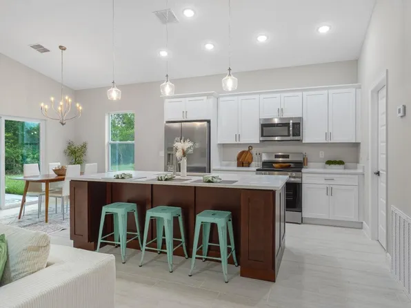 8226 104TH Court, Vero Beach, FL 32967