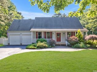 27 Doane Ave, Bellport, NY 11713