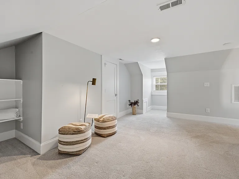 124 S Pettigrew St — Photo 6