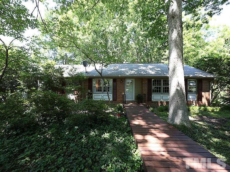 1st image of 2318 Caroline Dr