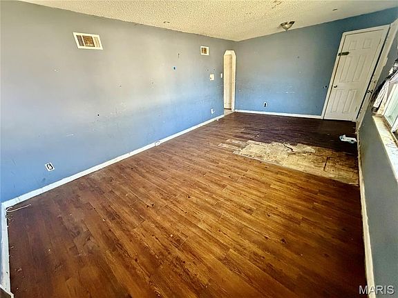 4th image of 8870 Saint Cyr Dr