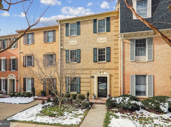 5205 Crown St #3, Bethesda, MD 20816
