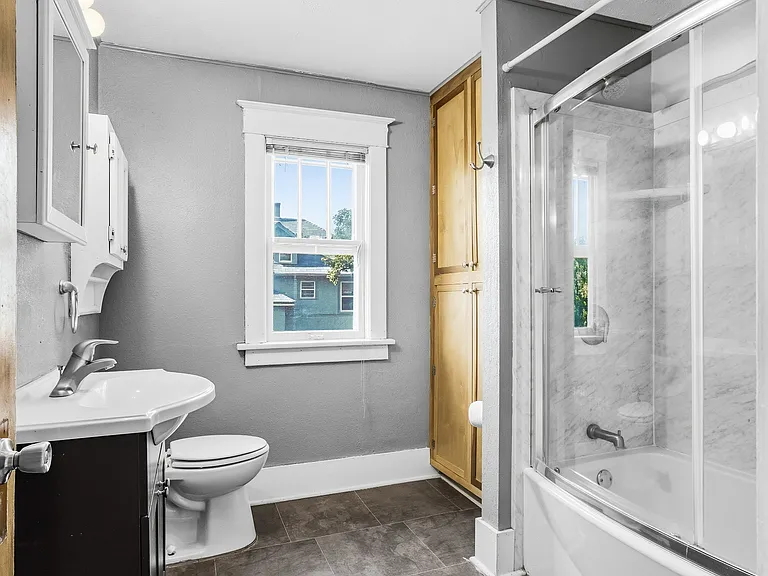 3405 Cuming St — Photo 8