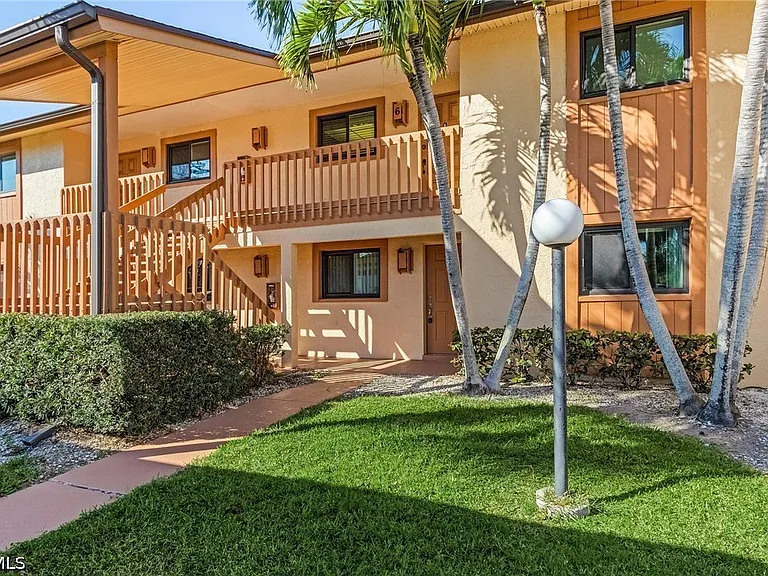 17425 Birchwood Ln #2 — Photo 4