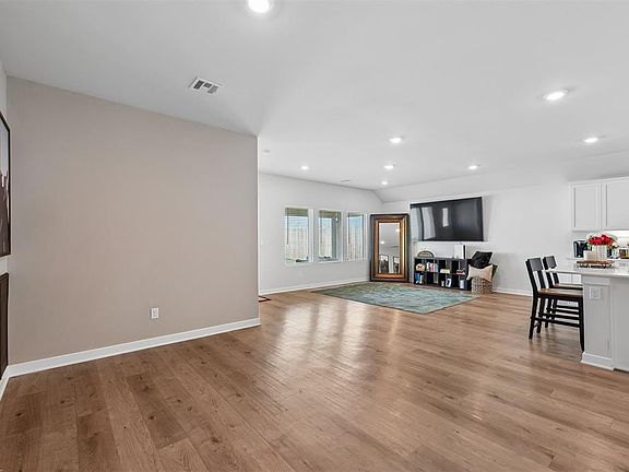 4th image of 9049 NW 149th St